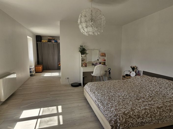 Image No.9-9 Bed House for sale