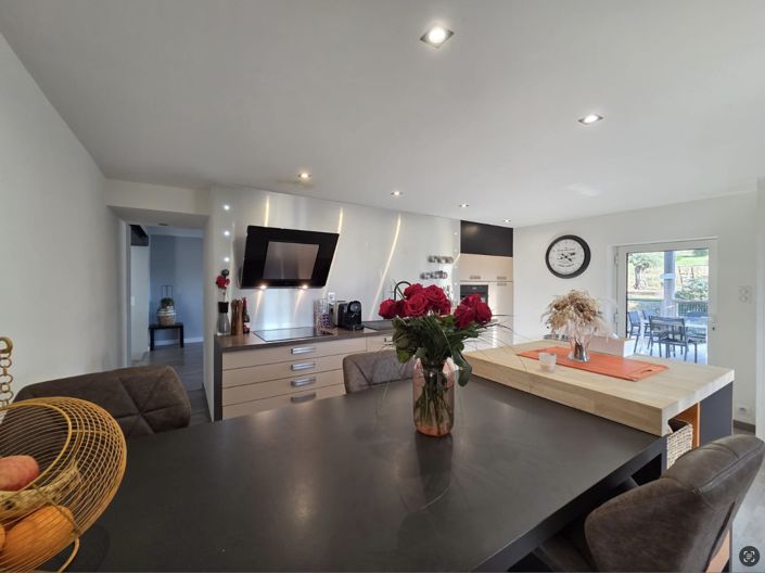 Image No.11-4 Bed House for sale