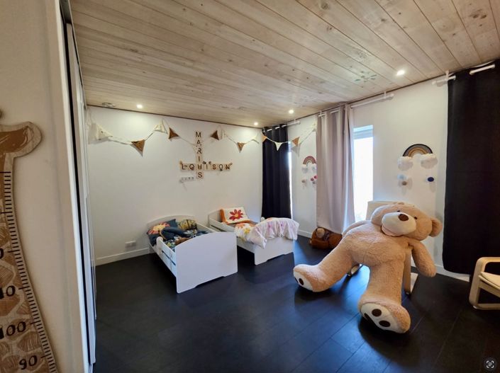 Image No.17-4 Bed House for sale