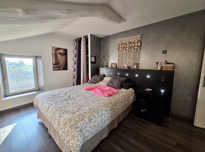 Image No.20-4 Bed House for sale