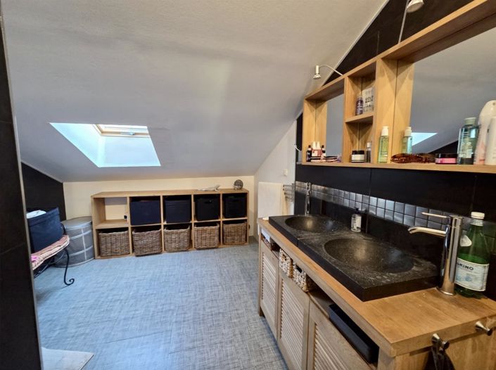 Image No.21-4 Bed House for sale