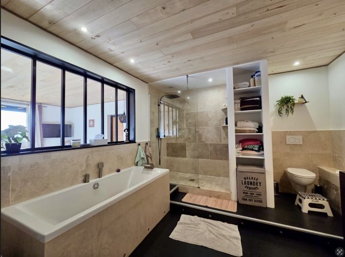 Image No.8-4 Bed House for sale