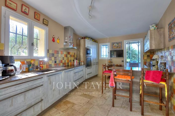 Image No.10-4 Bed House for sale