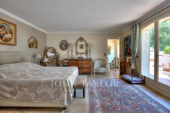 Image No.12-4 Bed House for sale