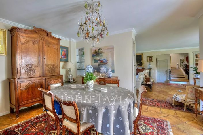 Image No.9-4 Bed House for sale