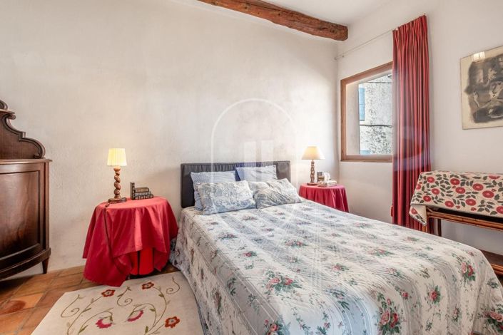 Image No.6-3 Bed House for sale