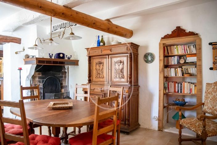 Image No.7-7 Bed House for sale