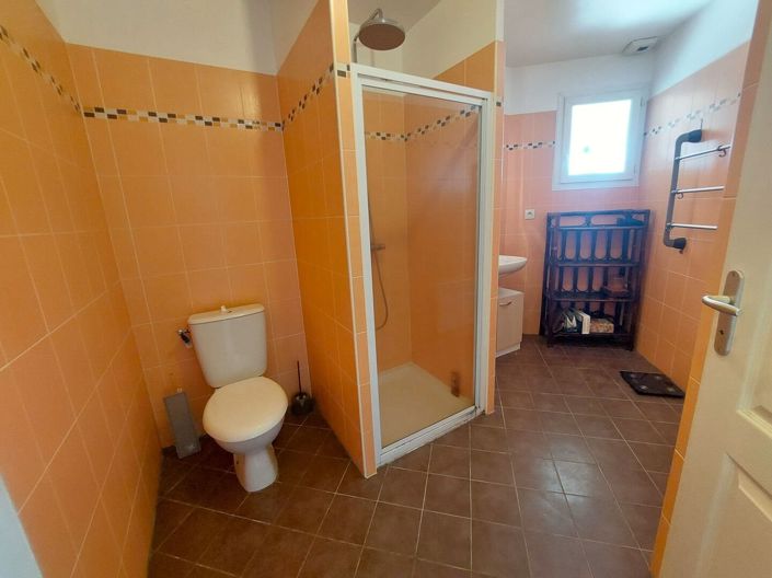 Image No.10-5 Bed House for sale