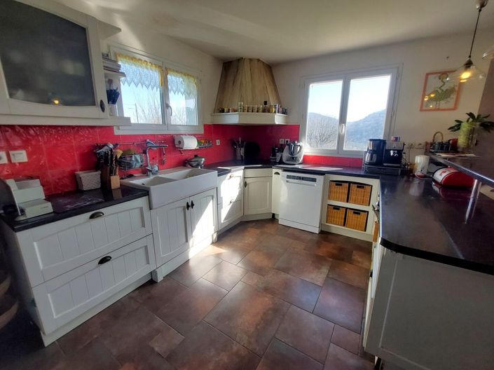 Image No.4-5 Bed House for sale