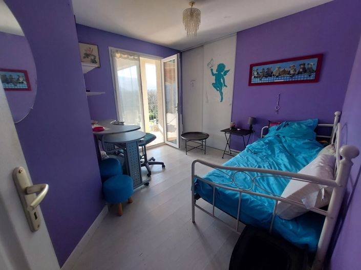 Image No.7-5 Bed House for sale