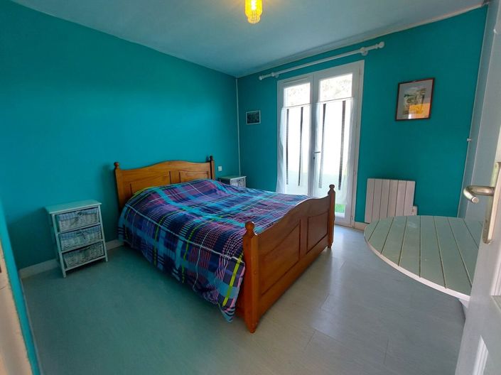 Image No.8-5 Bed House for sale