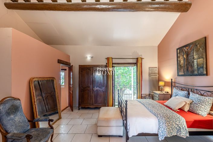 Image No.8-5 Bed House for sale