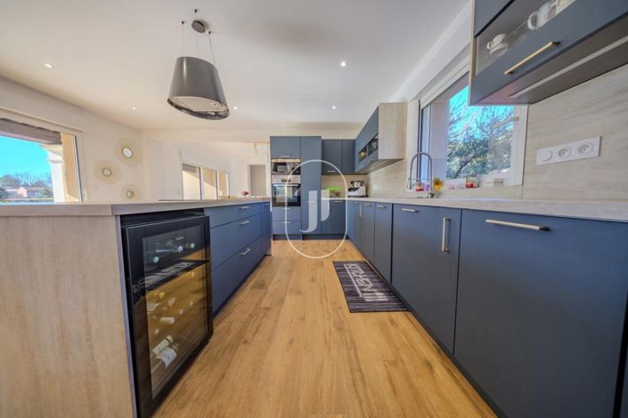 Image No.4-5 Bed House for sale