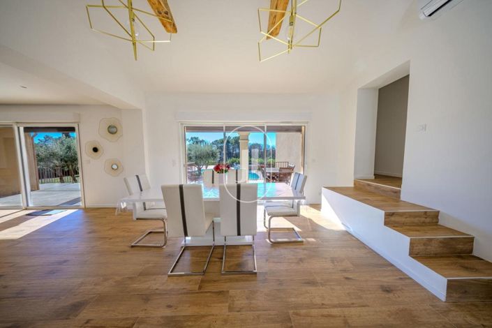 Image No.6-5 Bed House for sale