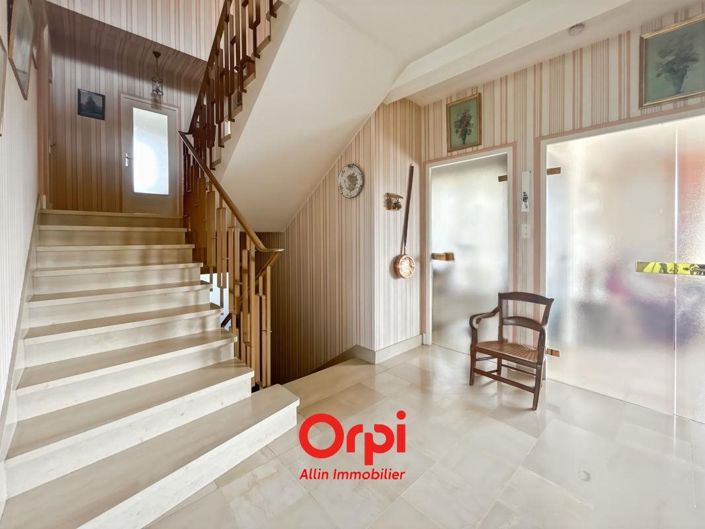 Image No.11-6 Bed House for sale