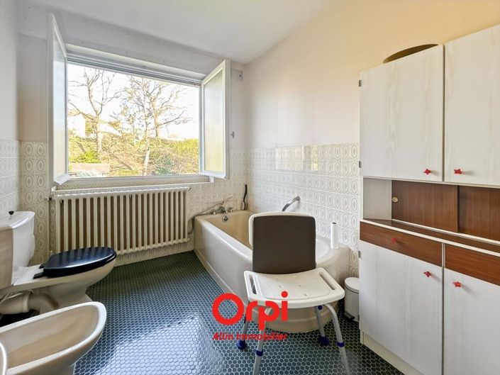 Image No.19-6 Bed House for sale