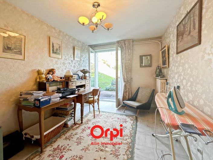 Image No.22-6 Bed House for sale