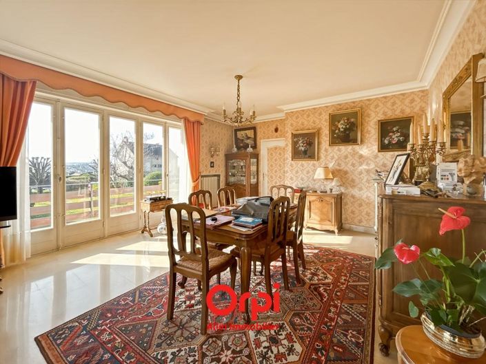 Image No.7-6 Bed House for sale