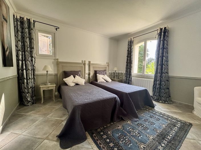 Image No.13-3 Bed House for sale