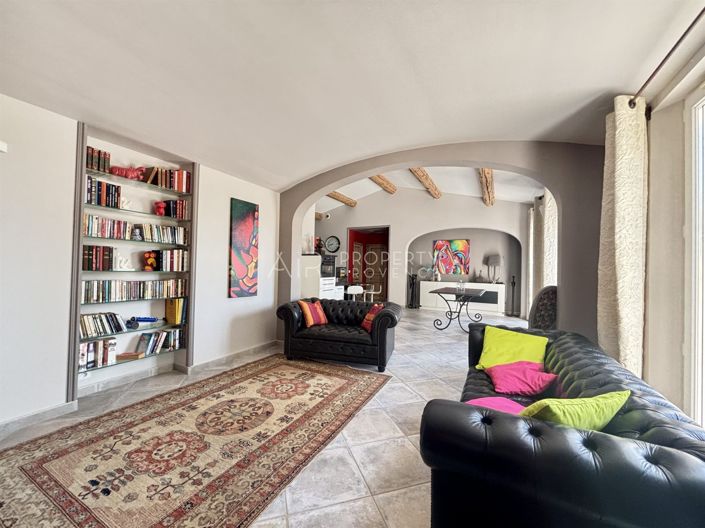 Image No.2-3 Bed House for sale