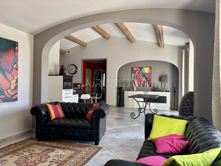 Image No.6-3 Bed House for sale