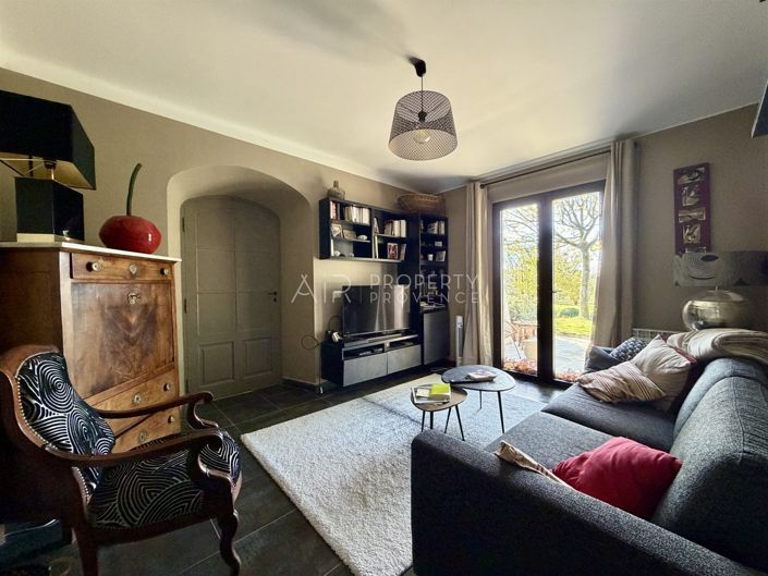 Image No.12-5 Bed House for sale