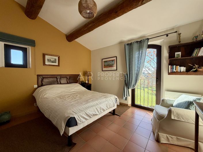 Image No.19-5 Bed House for sale