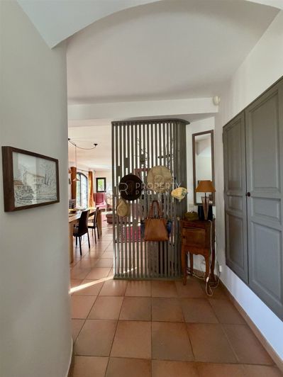 Image No.22-5 Bed House for sale