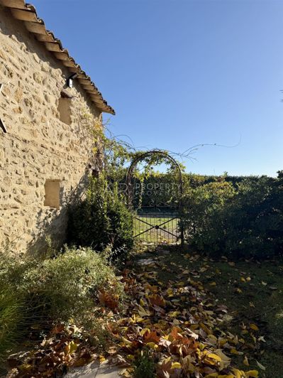 Image No.8-5 Bed House for sale