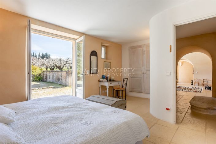 Image No.12-5 Bed House for sale