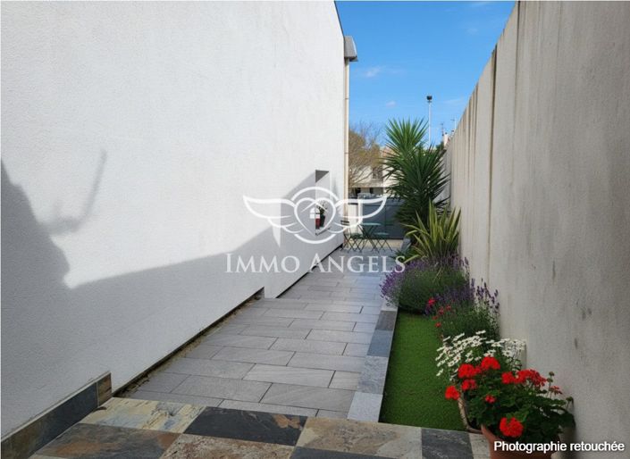 Image No.17-4 Bed House for sale