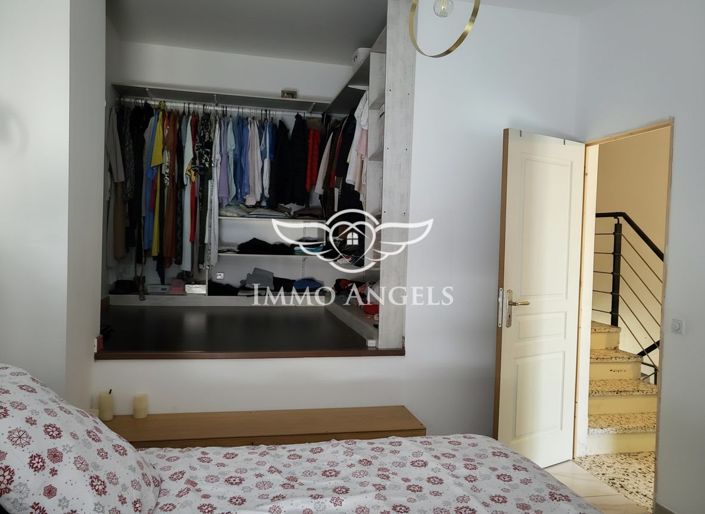 Image No.19-4 Bed House for sale