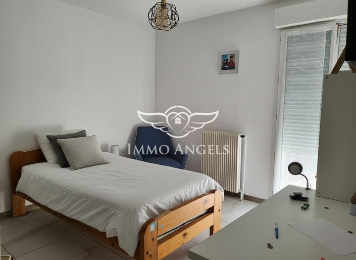 Image No.20-4 Bed House for sale