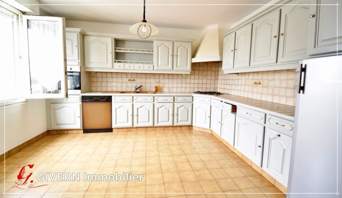 Image No.2-4 Bed House for sale