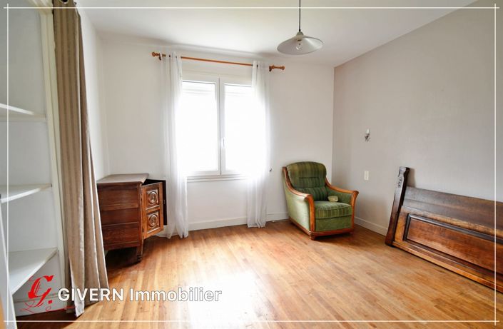 Image No.6-4 Bed House for sale