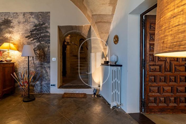 Image No.4-6 Bed House for sale