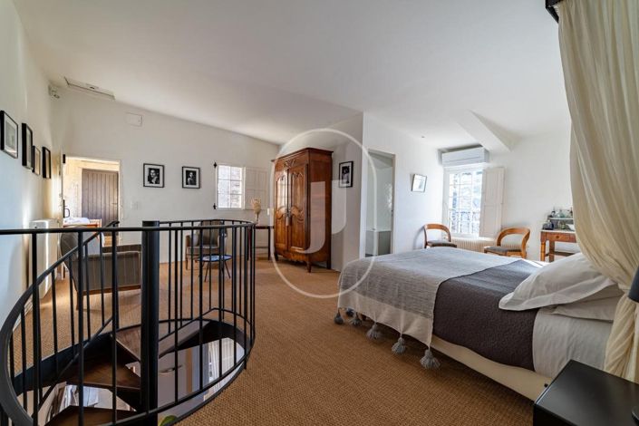 Image No.7-6 Bed House for sale