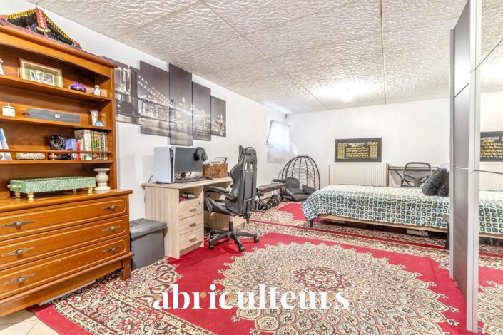 Image No.12-4 Bed House for sale