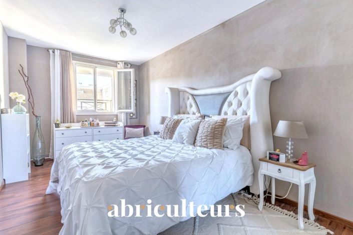 Image No.7-4 Bed House for sale