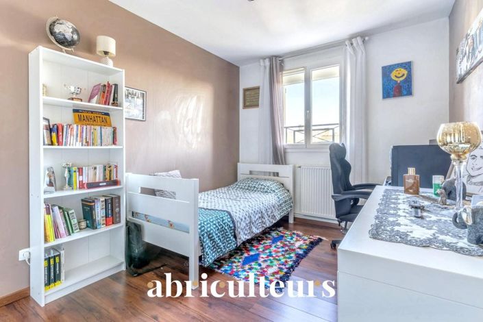 Image No.8-4 Bed House for sale