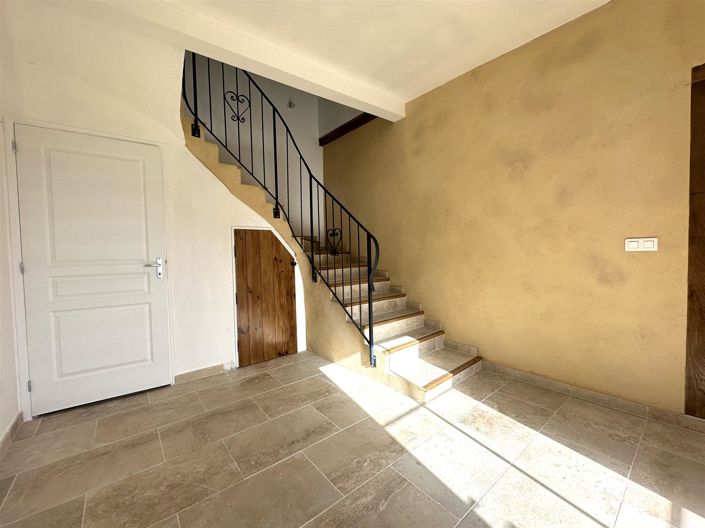 Image No.11-8 Bed House for sale