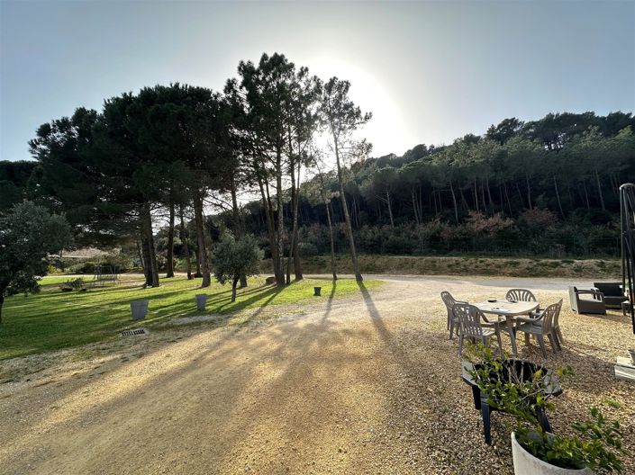 Image No.5-8 Bed House for sale