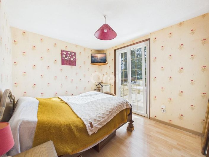 Image No.9-5 Bed House for sale