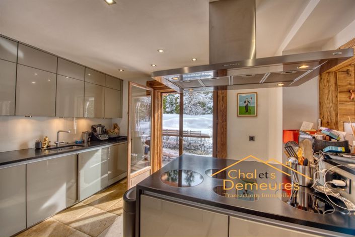 Image No.13-6 Bed House for sale