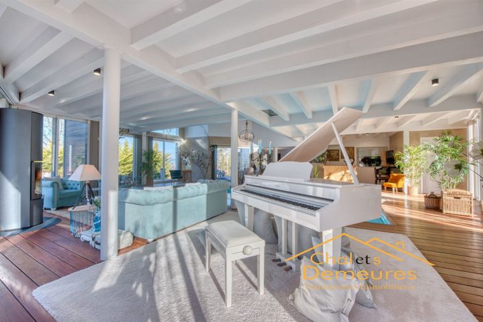 Image No.2-4 Bed House for sale