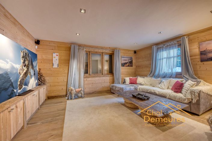 Image No.2-6 Bed House for sale