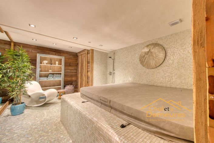 Image No.21-6 Bed House for sale