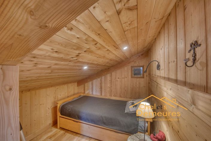 Image No.16-7 Bed House for sale