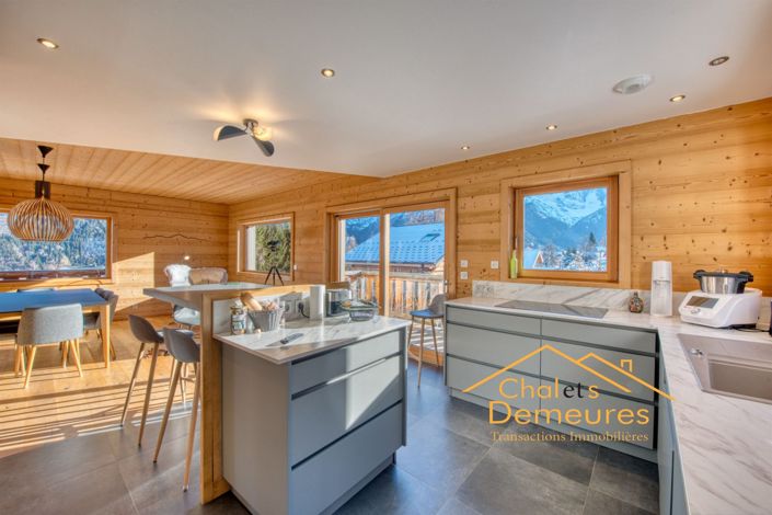 Image No.30-7 Bed House for sale