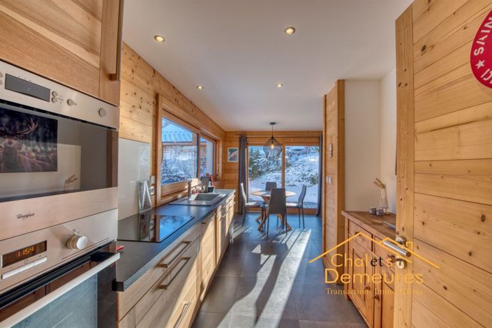 Image No.8-7 Bed House for sale